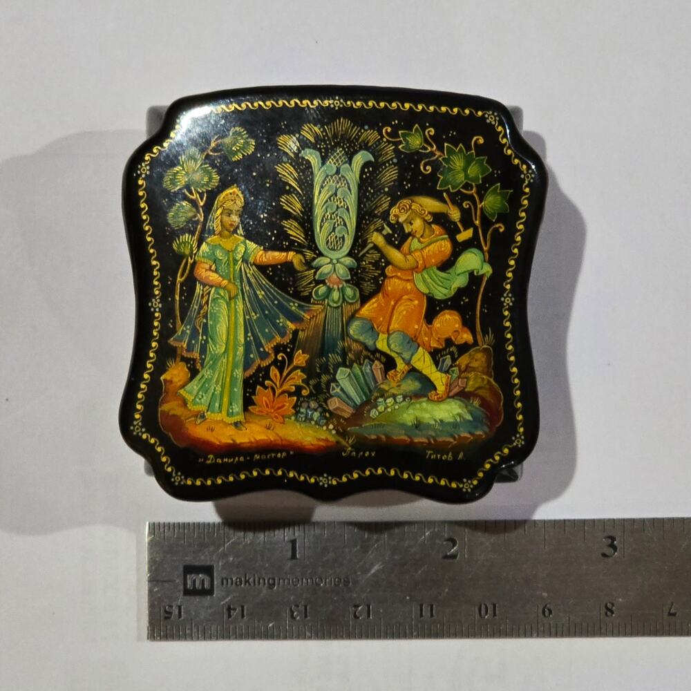 Russian Folk Art Lacquer Box from 1700's - Picture 5 of 5